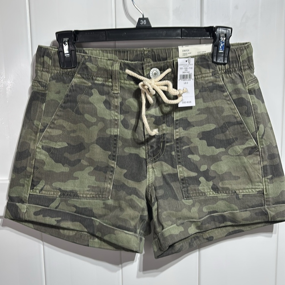 NWT American Eagle camo shorts